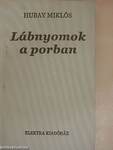 Lábnyomok a porban