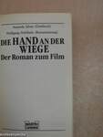 Die Hand An Der Wiege