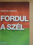 Fordul a szél