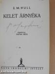 Kelet árnyéka