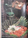 99 salads with 33 colour photographs