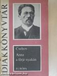 Anna a férje nyakán