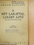 A hét lakattal lezárt ajtó