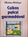 Csíkos pulcsi garmadával