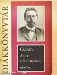Anna a férje nyakán