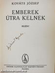 Emberek útra kelnek