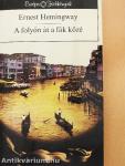 A folyón át a fák közé