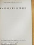 Emberek és szobrok