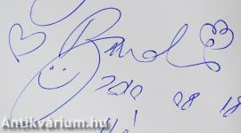 Isten bikiniben (dedikált példány)