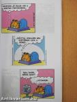A meccs alatt ásító fiú