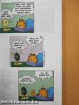 A meccs alatt ásító fiú
