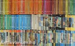 "135 kötet a Világjárók sorozatból (nem teljes sorozat)"