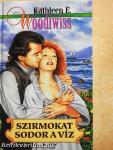 Szirmokat sodor a víz