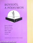 Egyedül a pódiumon