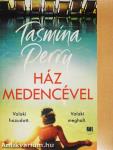 Ház medencével