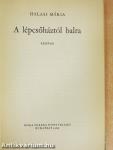 A lépcsőháztól balra