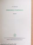 Emberek fehérben