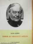 Ember az országút szélén