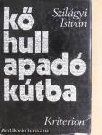 Kő hull apadó kútba