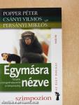 Egymásra nézve
