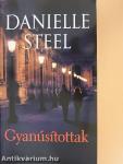 Gyanúsítottak