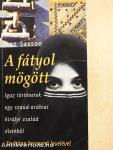 A fátyol mögött
