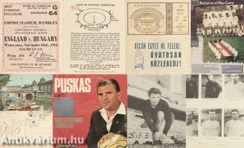 Az Aranycsapathoz, Puskás Ferenchez és az 1967-es magyar labdarúgó-válogatotthoz kötődő relikviák egyedi gyűjteménye (6 db) (Albert Flórián, Mészöly Kálmán, Szűcs Lajos, Bene Ferenc és mások által aláírt képeslappal)