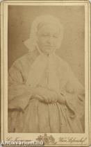 Kossuth Lujza fekete-fehér fotográfiája (Egykor a Vasberényi Gyűjtemény része; sz.: 572.)