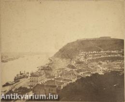A Gellért-hegyről készített fekete-fehér fotográfia