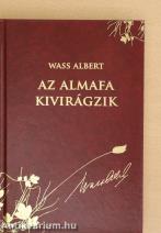 Az almafa kivirágzik