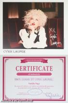 Cyndi Lauper Grammy-, Primetime Emmy- és Tony-díjas amerikai énekesnő, zeneszerző által dedikált színes fotó