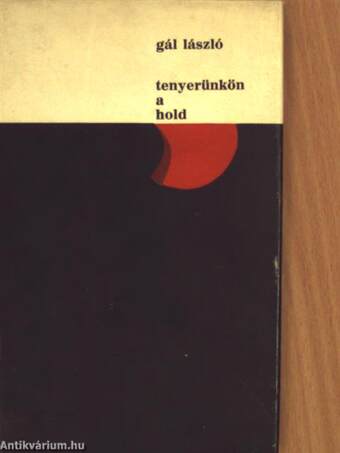 Tenyerünkön a hold