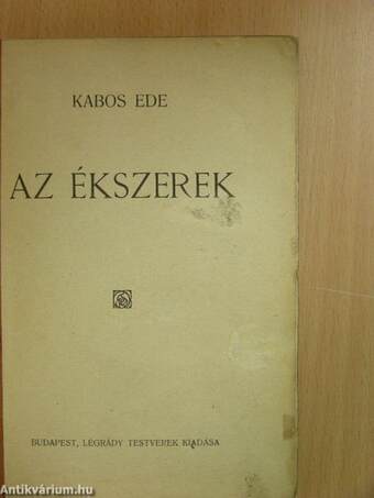 Az ékszerek