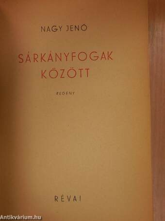 Sárkányfogak között