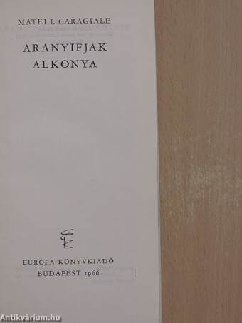 Aranyifjak alkonya