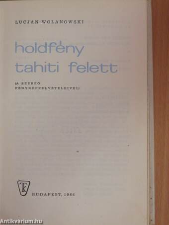 Holdfény Tahiti felett