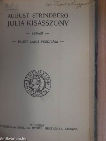 A jarl/Pajtások/A kapocs/Julia kisasszony