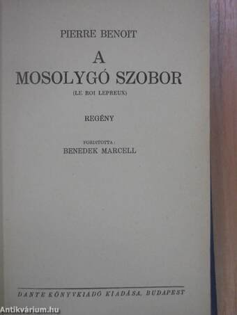 A mosolygó szobor