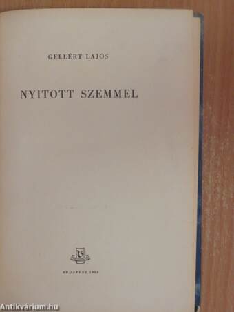 Nyitott szemmel