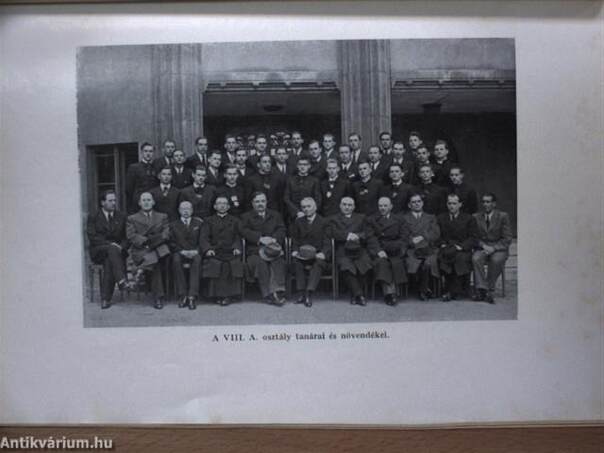 A budapesti X. kerületi M. Kir. Állami Szent László Gimnázium (VII-VIII. osztály reálgimnázium) évkönyve az 1940-41. tanévről