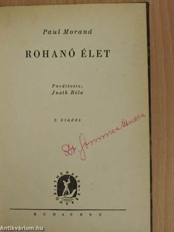 Rohanó élet