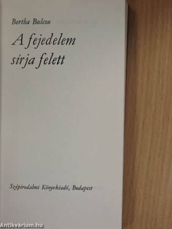 A fejedelem sírja felett