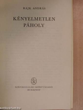 Kényelmetlen páholy