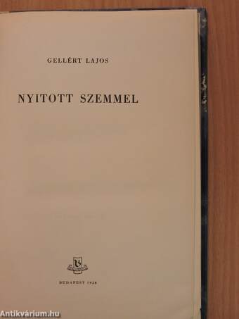 Nyitott szemmel