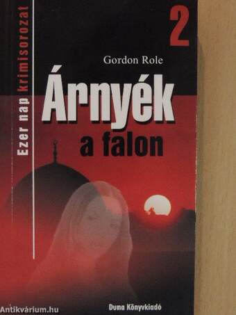 Árnyék a falon