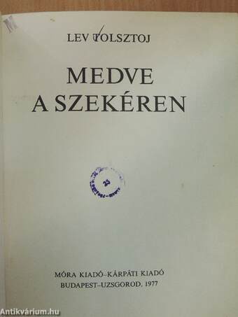 Medve a szekéren