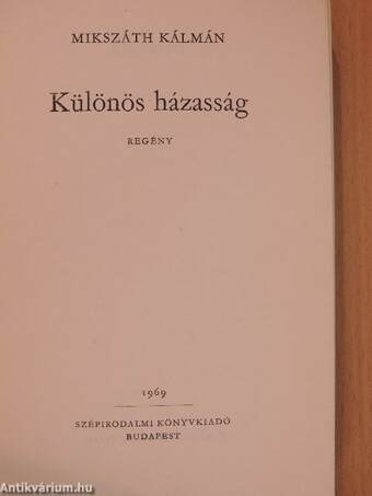 Különös házasság