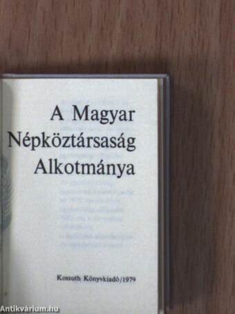 A Magyar Népköztársaság Alkotmánya (minikönyv) (számozott)/A Magyar Népköztársaság Alkotmánya (minikönyv) (számozott) - Plakettel