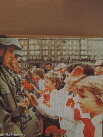 Die Nationale Volksarmee der DDR (minikönyv)