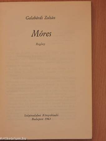 Móres